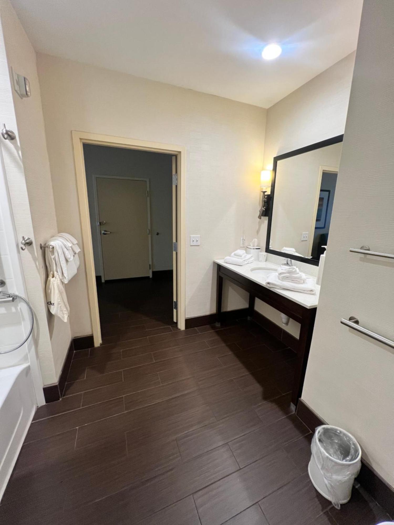 Hampton Inn & Suites Stroudsburg Bartonsville Poconos Exterior photo